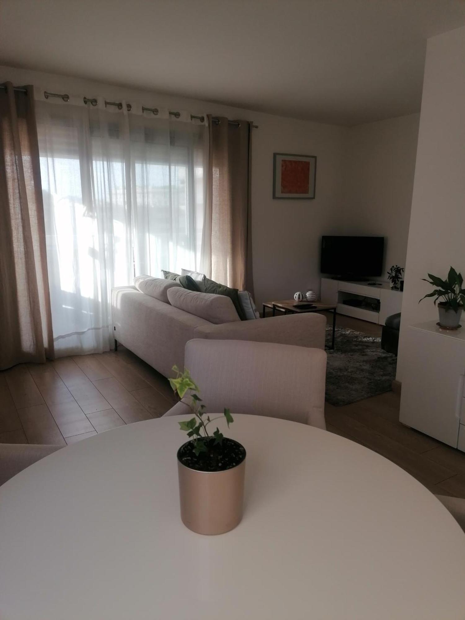 Chambre Double Avec Salle De Bain Commune, A 2 Min De La Croisette Канны Экстерьер фото